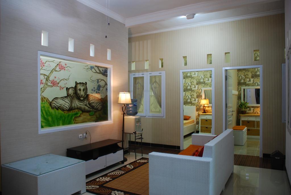 Griya Nelwan Guest House Malang Exteriér fotografie